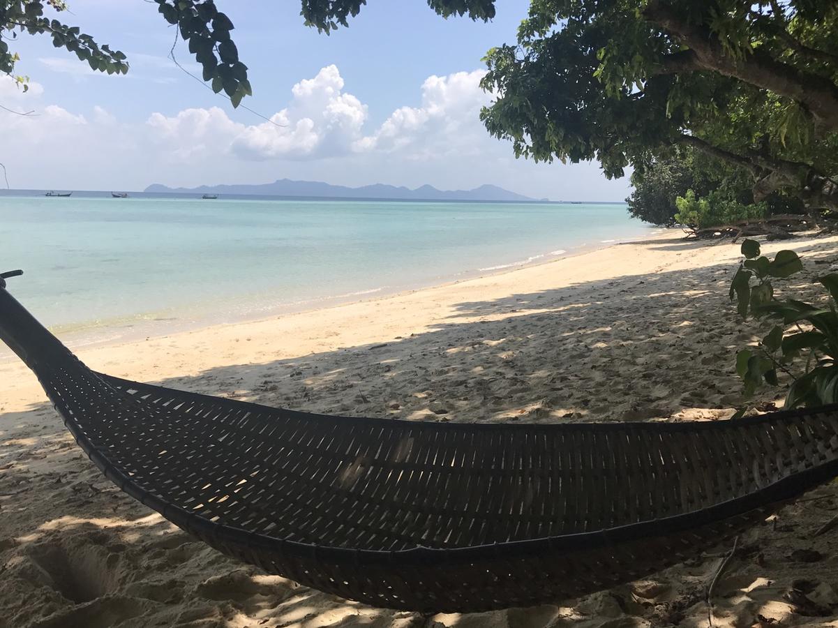 Paradise Beachfront Bungalows Hotel Koh Kradan Luaran gambar
